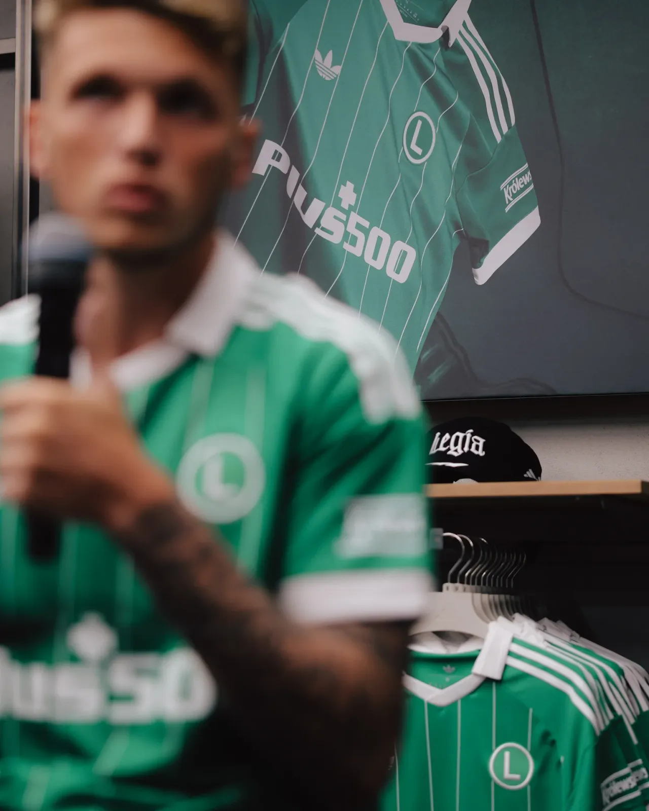 Spotkanie kibiców z piłkarzami Legii w FanStore