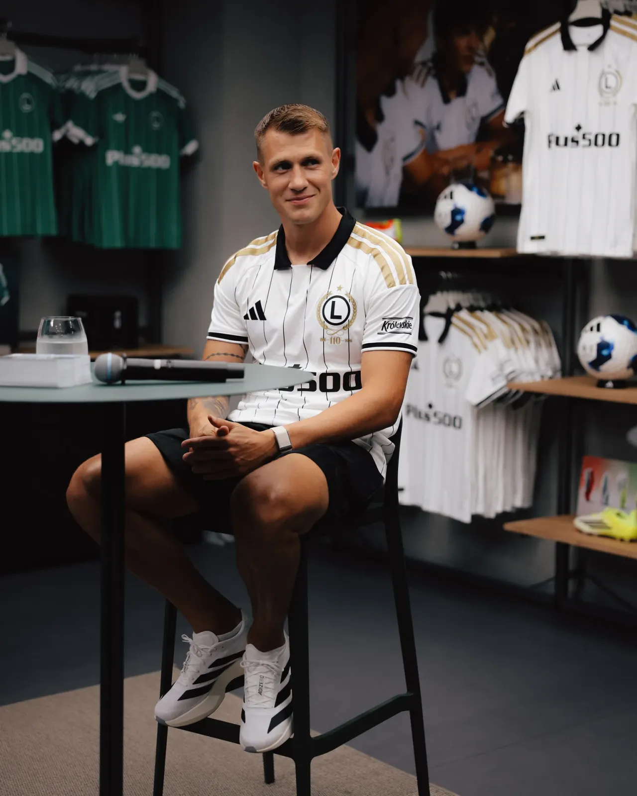 Spotkanie kibiców z piłkarzami Legii w FanStore