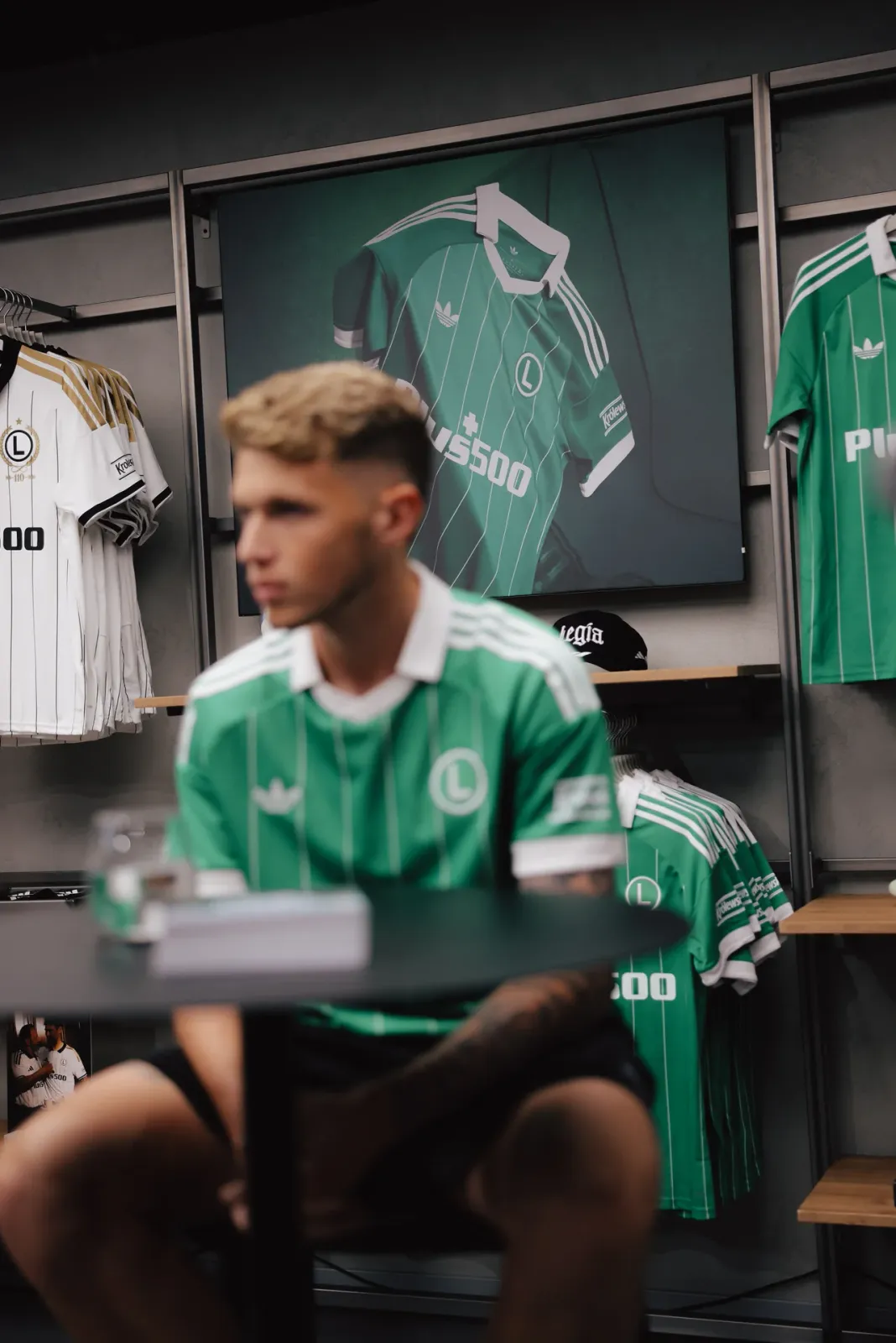 Spotkanie kibiców z piłkarzami Legii w FanStore
